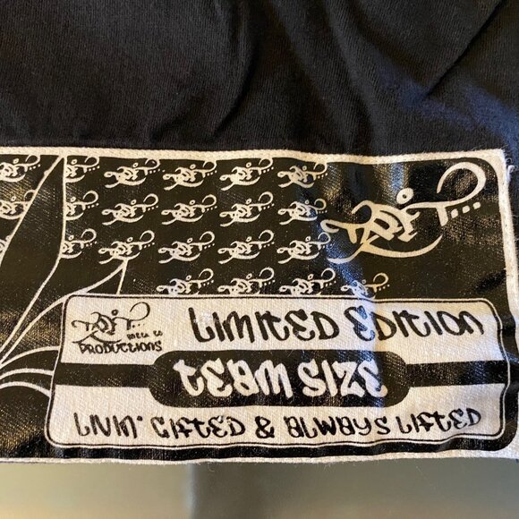 TALL T  (LONG SLEEVE) - Picture 2 of 3